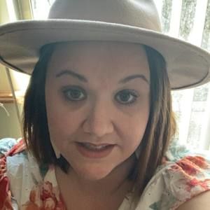 Meet your Posher, Laurie